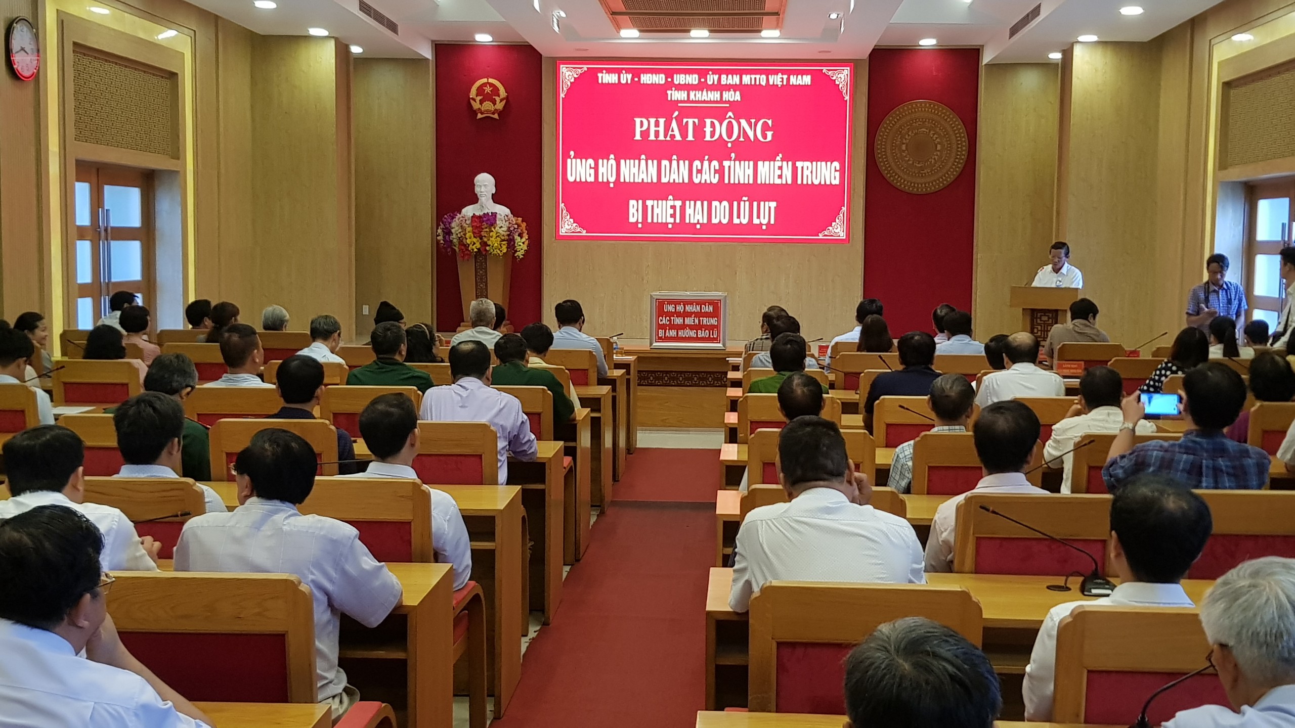 Khánh Hòa, phát động ủng hộ đồng bào miền Trung bị lũ lụt